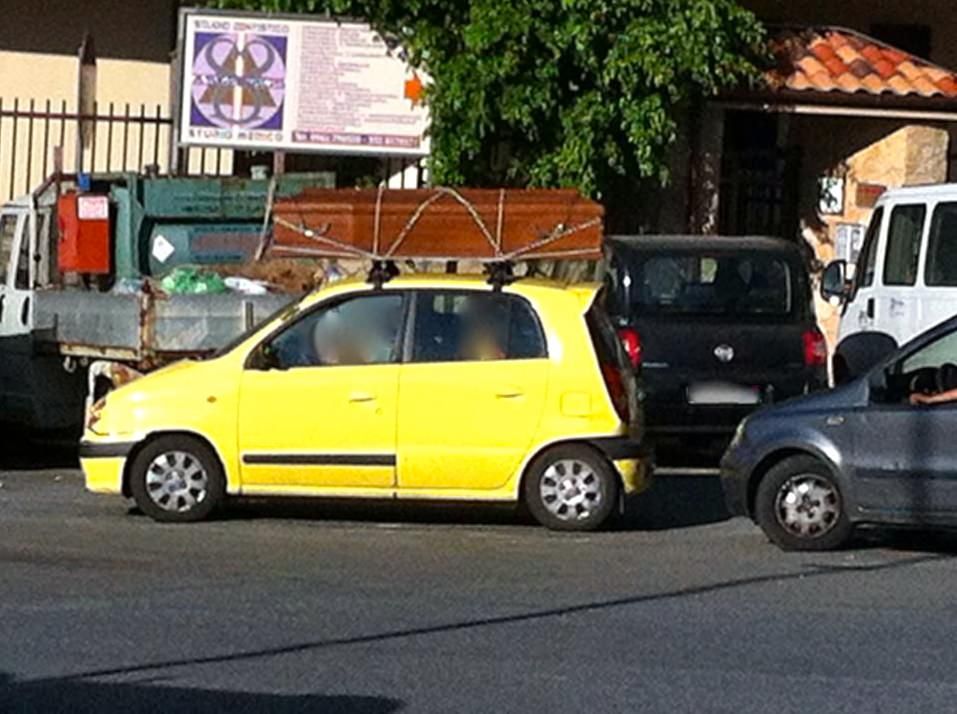 A spasso con la bara