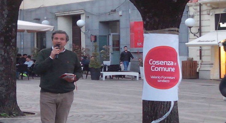 Formisani e i candidati di "Cosenza in Comune" – SCARICA