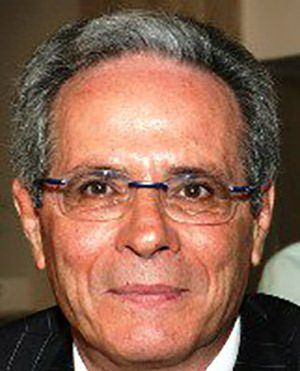 In fiamme l'auto dell'ex sindaco di Crotone