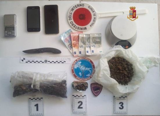 Catanzaro, due spacciatori in manette