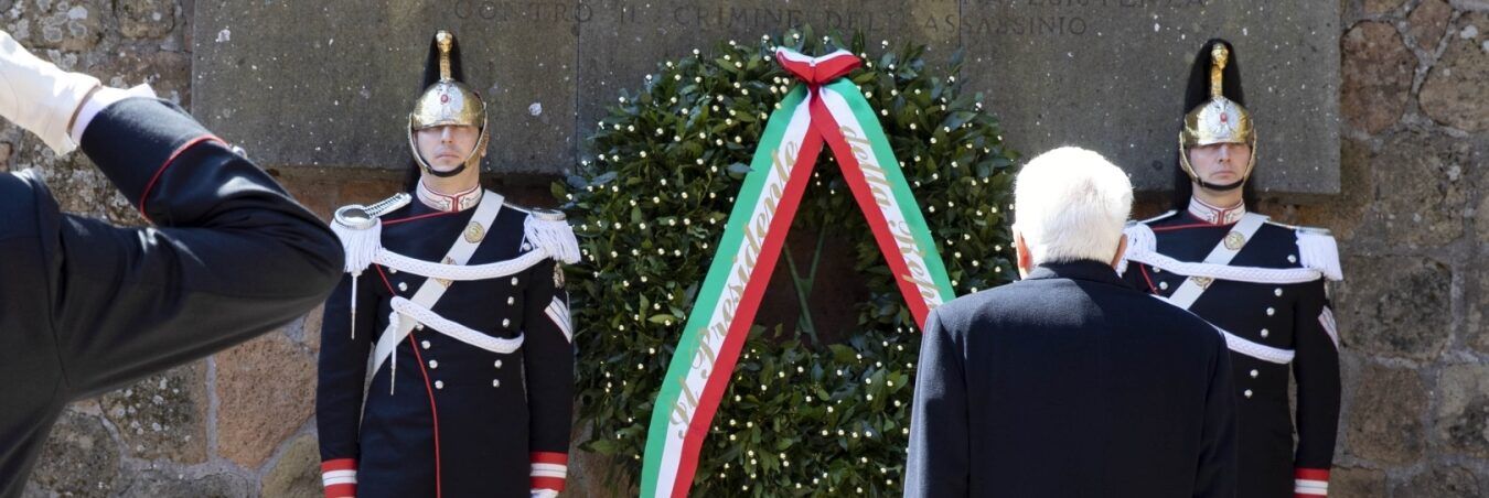Fosse Ardeatine, 79 anni fa l’eccidio nazifascista. Mattarella alla cerimonia
