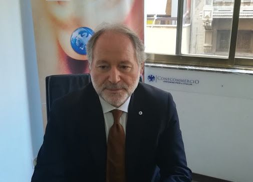 Guerra aperta in Confcommerio Reggio. Il presidente sfiduciato dall’assemblea “ribelle”