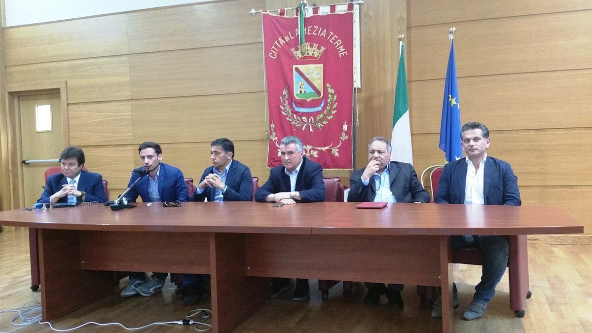 Conflenti: cittadinanza onoraria per Russel Grandinetti