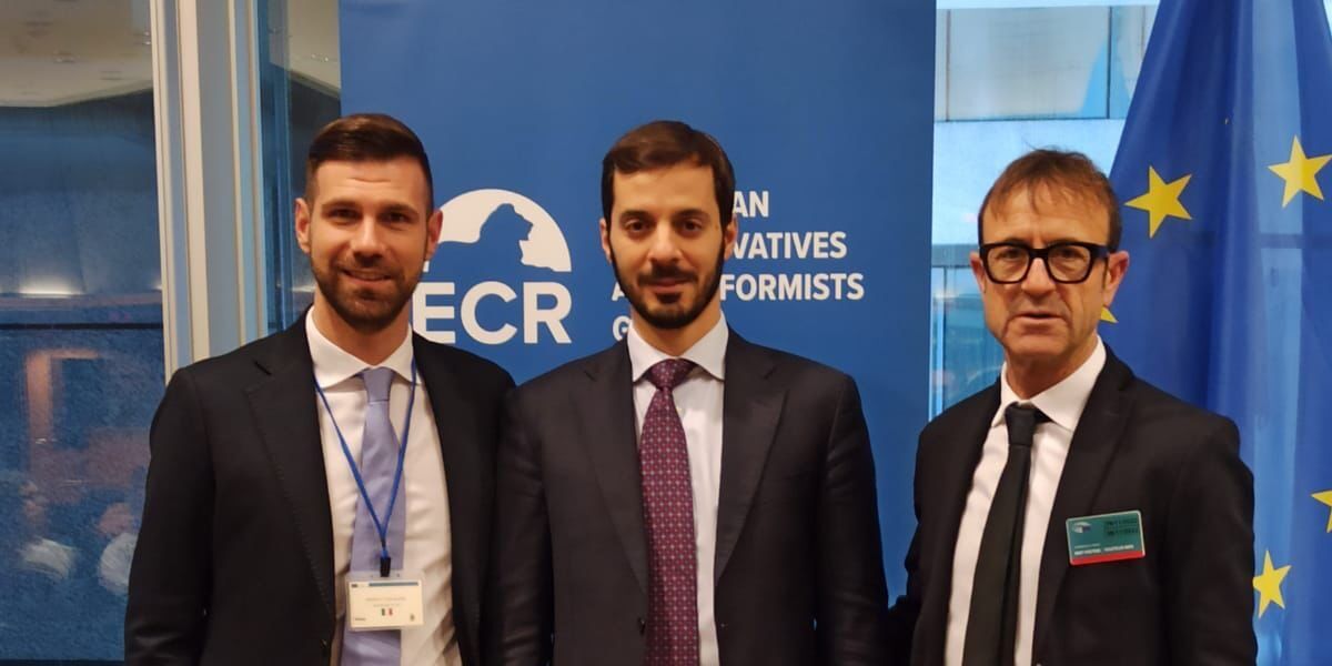 Sofo riceve il Comune di Locri al Parlamento Europeo: «Calabria sia capofila di una nuova Europa dei popoli»