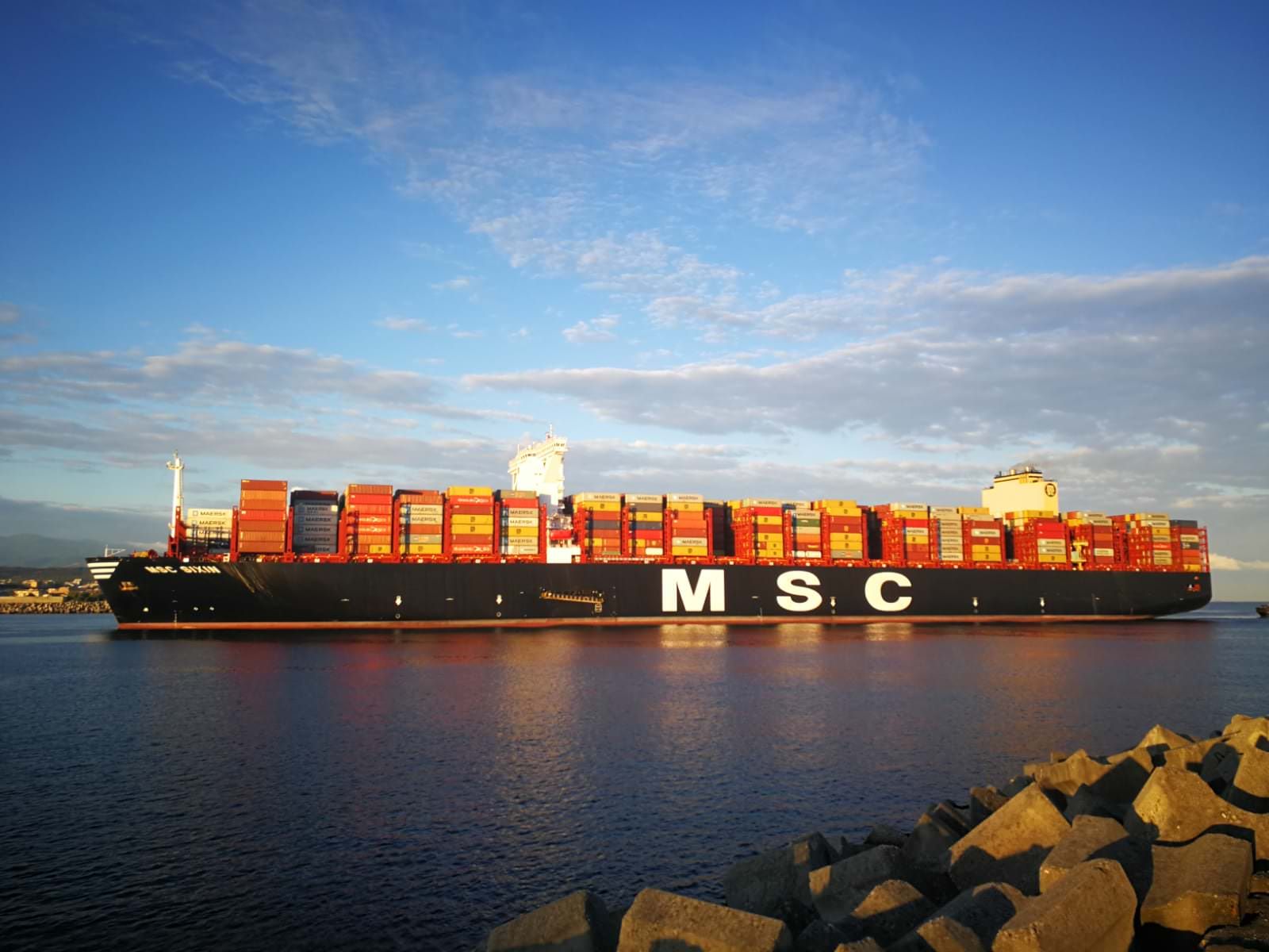 La Sixin Msc «gigante del mare» approda al porto di Gioia Tauro – VIDEO