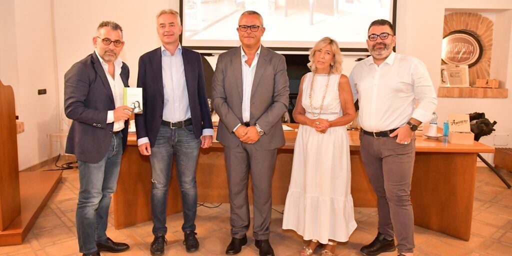 Oicofobia e Calabria, Gallo: «Abbiamo ripudiato l’ulivo per fare i bidelli»