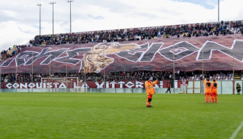 Reggina, il sogno promozione è vivo: la volata finale tra scontri diretti e derby decisivi