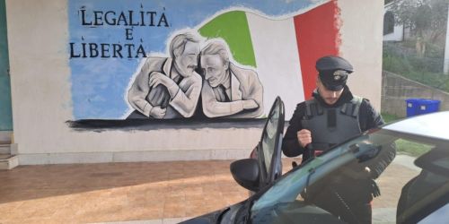 carabinieri cosenza 2 arresti fuscaldo stalking