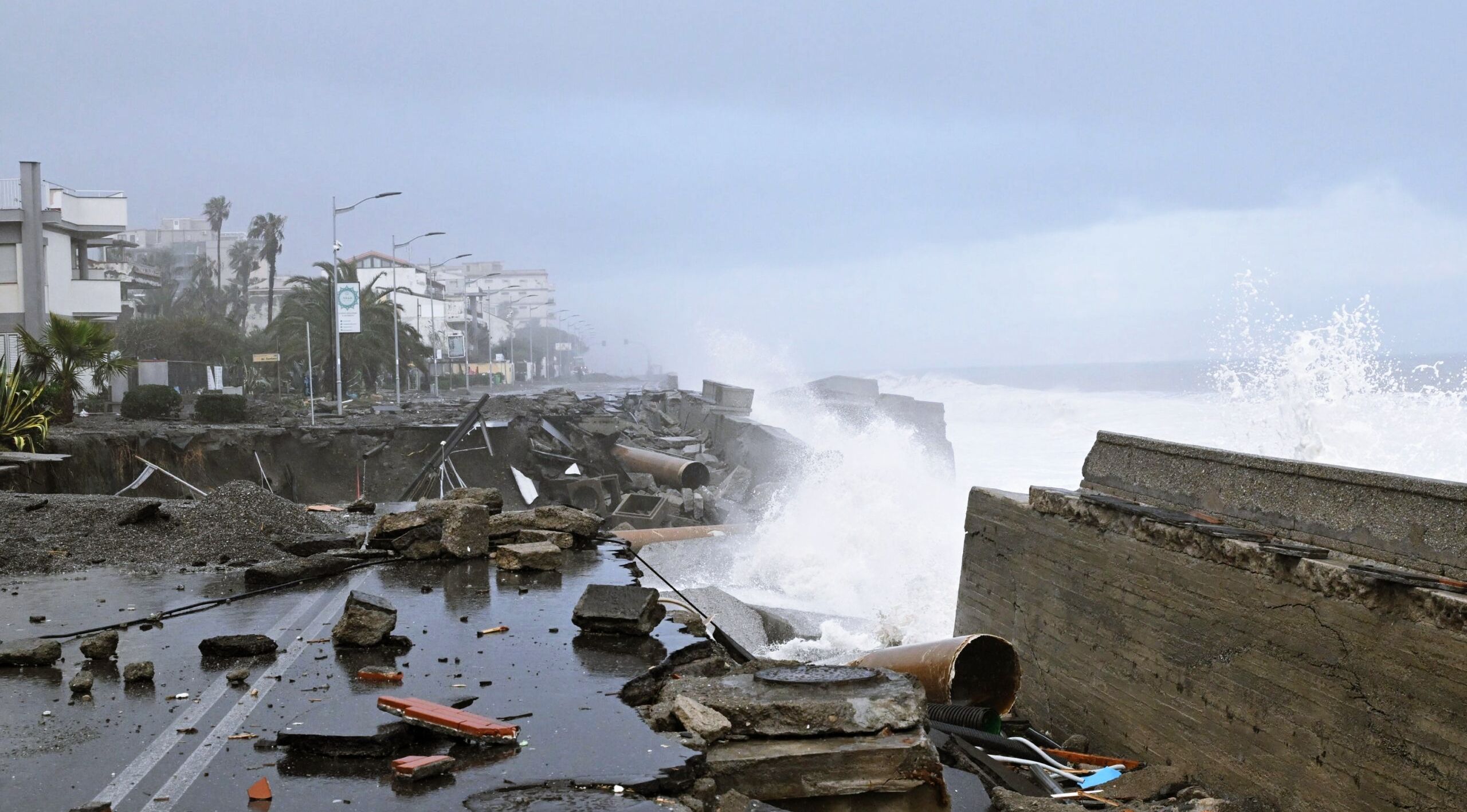 Il fatalismo magnogreco sul dissesto idrogeologico e il solito magna magna