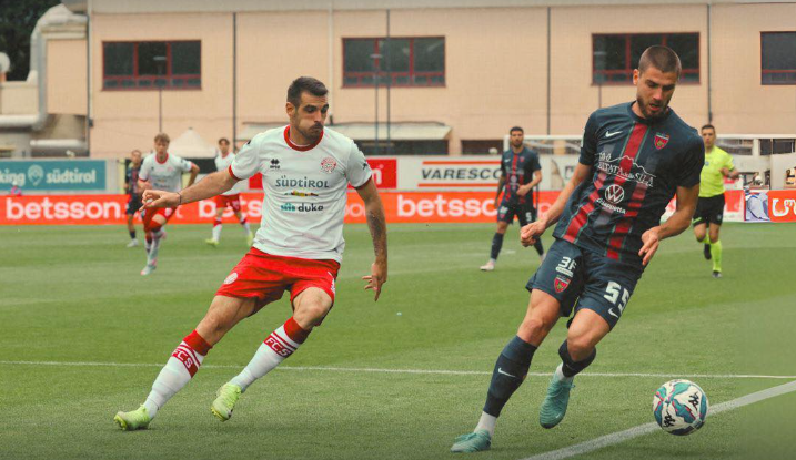 Cosenza, retrocessione e futuro, stasera torna Milicchio con “I fatti del calcio”