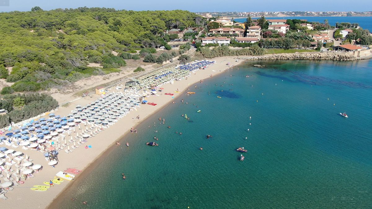 Momenti di apprensione a Isola Capo Rizzuto, bambino scompare sulla spiaggia: ritrovato poco dopo