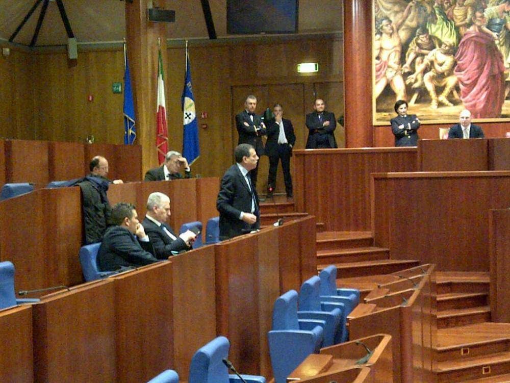 Caputo: la metropolitana leggera Sibari-Crotone è inserita nei fondi Por 2014-2020