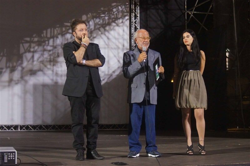 “Onde road”, la storia delle radio libere in Calabria