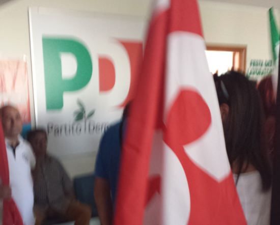 Lamezia, i precari occupano la sede del Pd