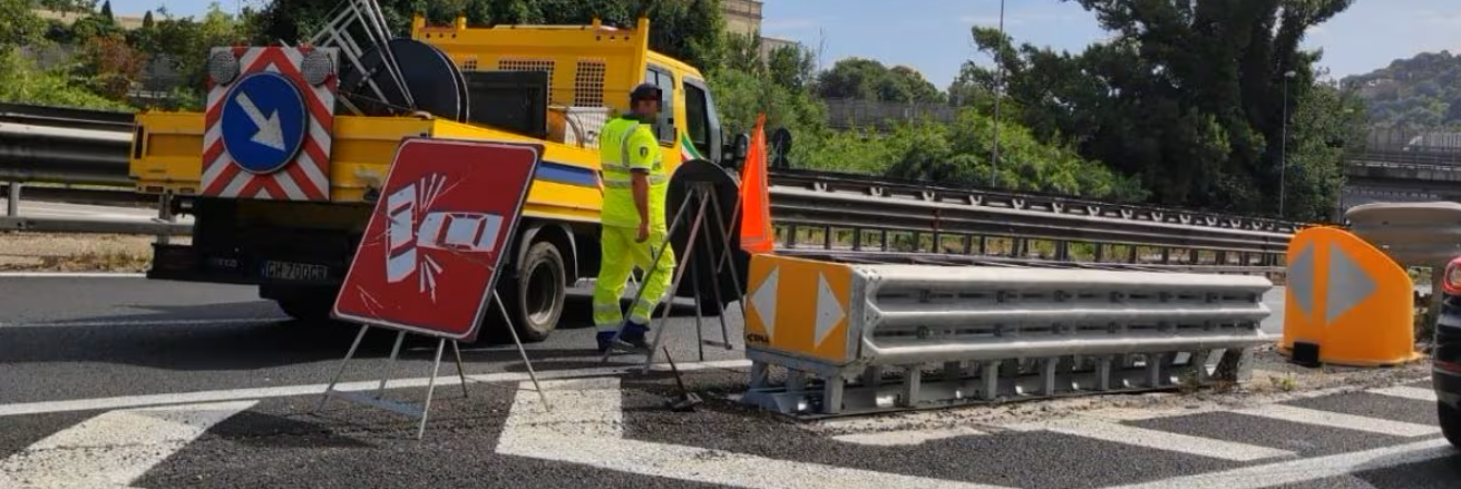 Tir si ribalta sull’A2, grave l’autista. Strada chiusa per oltre 10 ore