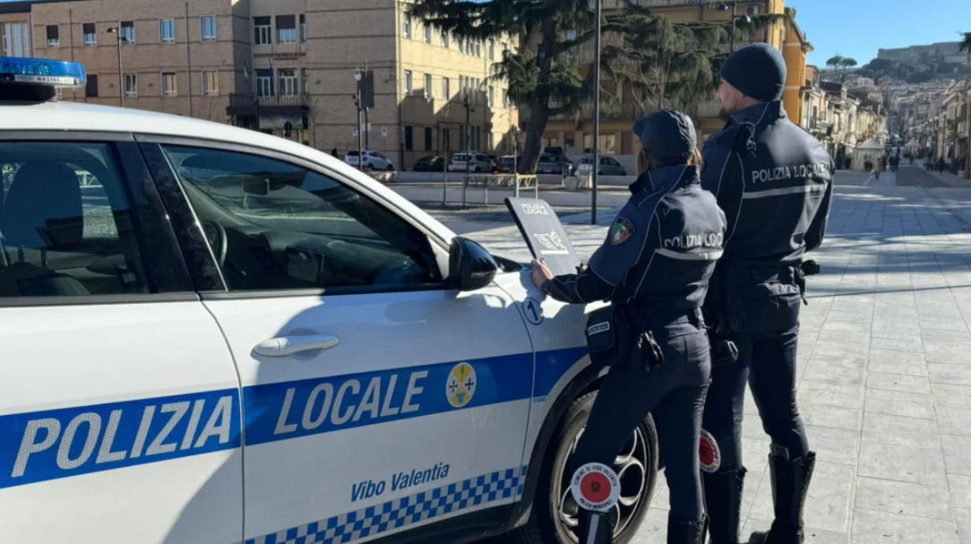 Controlli sanitari a Vibo Valentia: chiuso locale di kebab, sequestrati alimenti