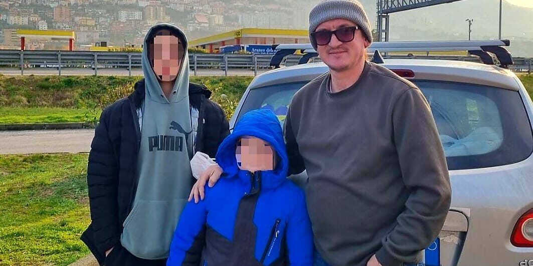 Guida per 2mila chilometri per salvare i nipotini dalla guerra e portarli a Sellia