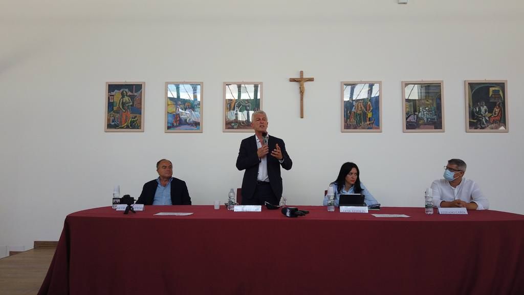 Gratteri: «La scuola aiuti a togliere i giovani dalle strade»