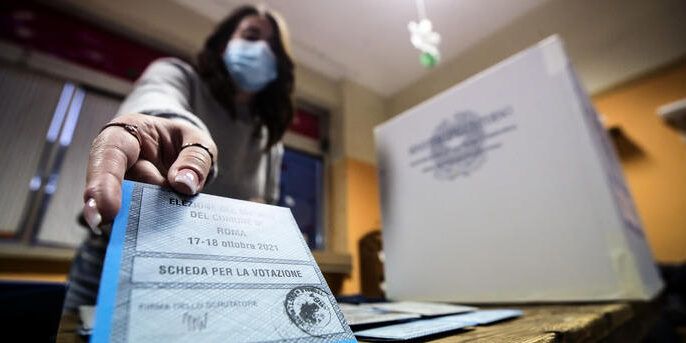 Seggi riaperti per i ballottaggi, oggi nuovi sindaci per 5 milioni di italiani