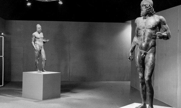 Bronzi a Milano, il sì di Naccarato e la provocazione di Speranza