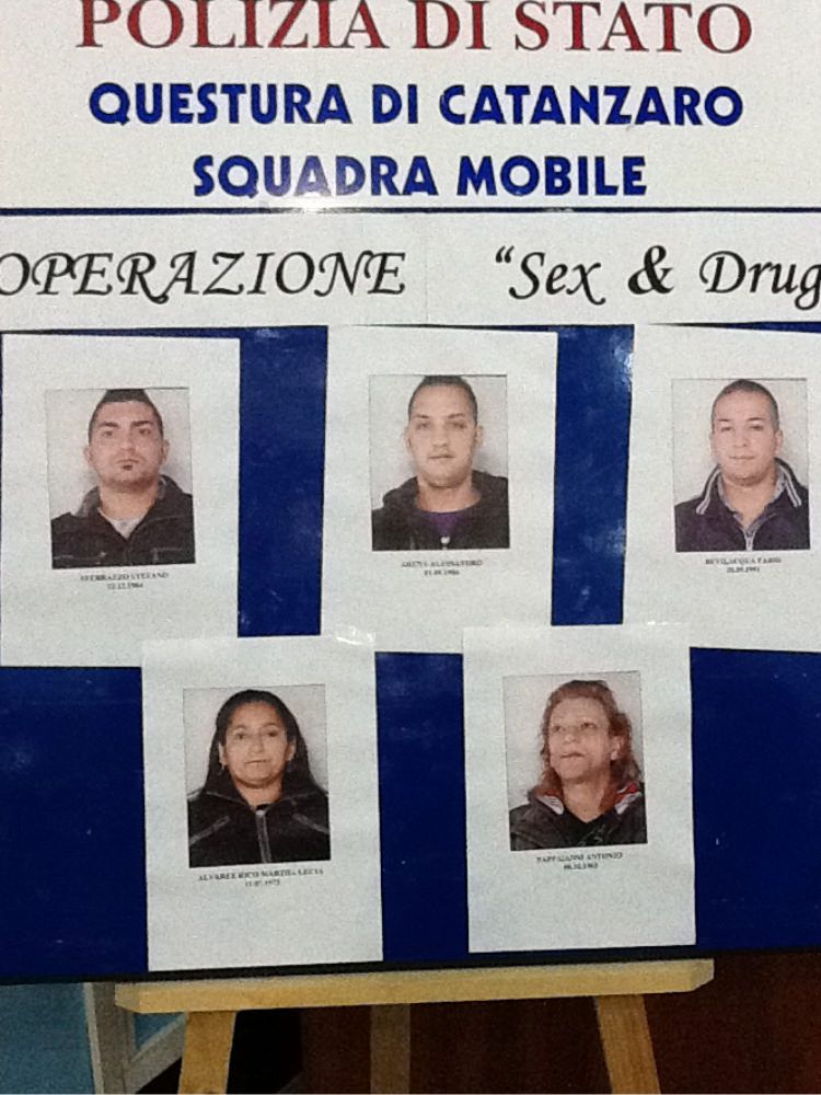 Catanzaro, cinque persone in manette per prostituzione e droga