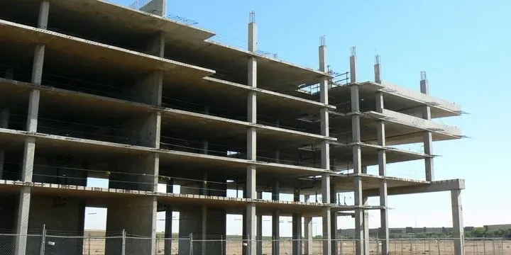 Istat: «In Calabria e Campania oltre 50 nuove case illegali ogni 100»