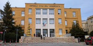 Volantini offensivi contro due donne, l’Annunziata: «Atto ignobile e violenza sessista»