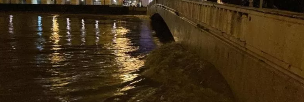 La Toscana tira un sospiro di sollievo. La piena dell’Arno rientra