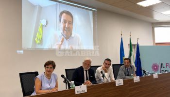 Salvini: «In Calabria viviamo un rinascimento, cantieri aperti per 22 miliardi. E lavoriamo al progetto dell’Alta velocità fino a Reggio»