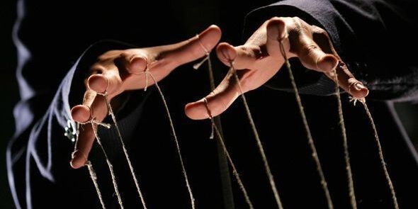 Il boss e i due ex sindaci: le manovre dei burattinai a Nocera Terinese