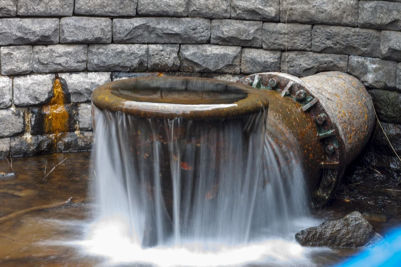 Il ministro Giovannini: «I 100 milioni per rifare gli acquedotti in Calabria non sono persi»