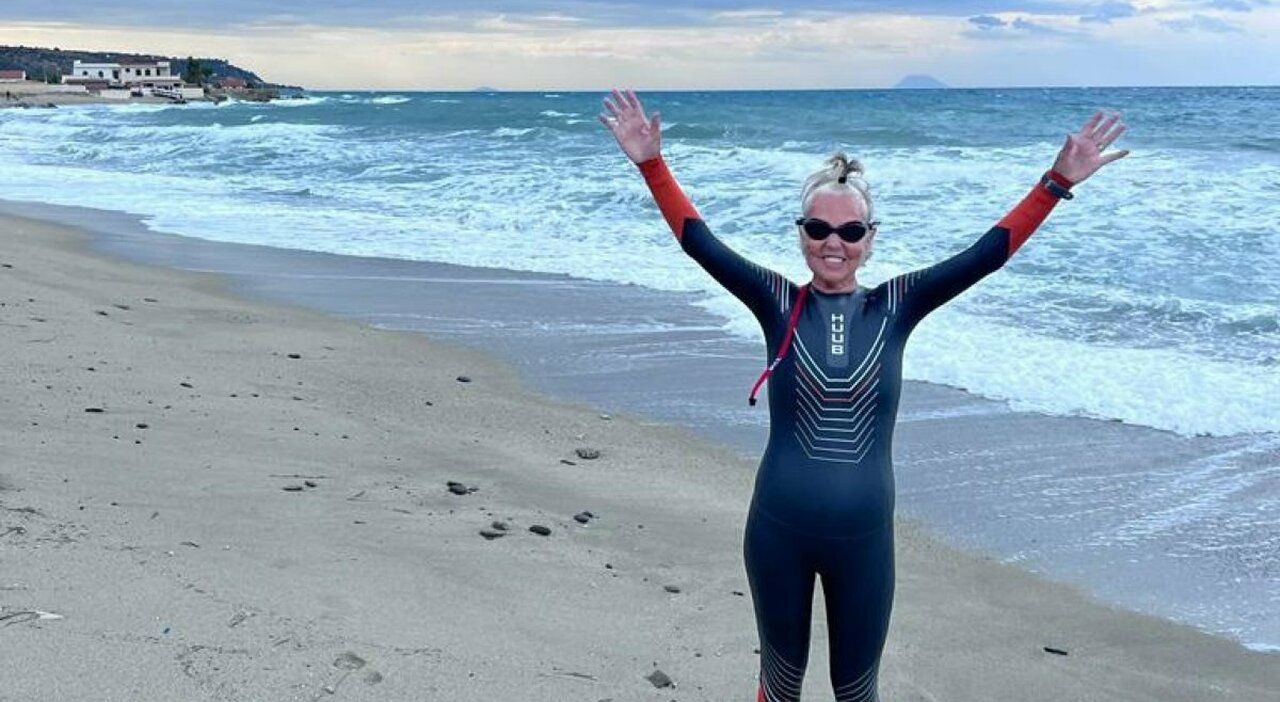 A 68 anni Novella Calligaris attraversa lo Stretto: «Mi sono divertita» – VIDEO E FOTO