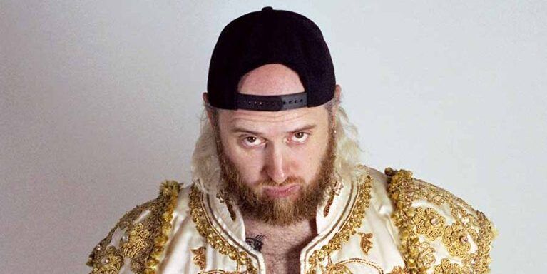 Catanzaro, un’onda di risate e riflessioni con il terzo lavoro teatrale di Eleazaro