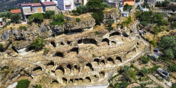 “I luoghi del Cuore” Fai, le Grotte di Verzino sul podio