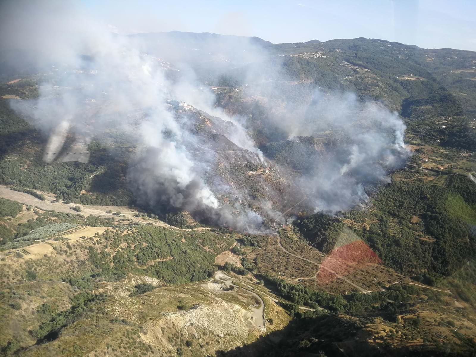 Ventisei incendi attivi oggi, impegnati 39 operatori di “Calabria Verde”