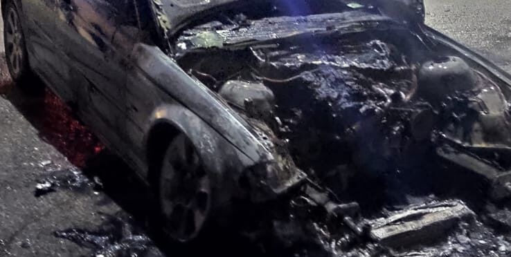 Corigliano Rossano, ennesima auto in fiamme: salgono a 53 i mezzi incendiati dall’inizio dell’anno