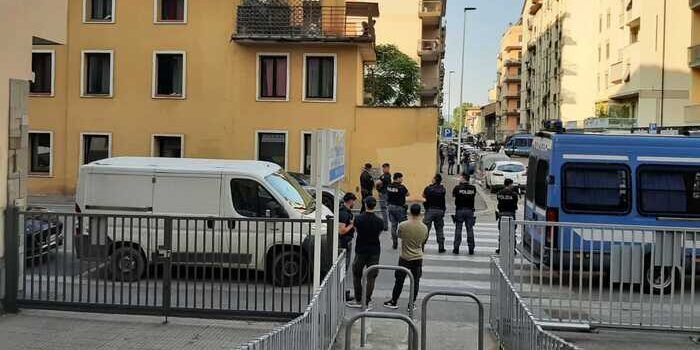 Kata, in corso lo sgombero dell’ex Hotel Astor a Firenze