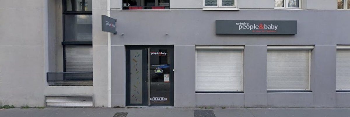 Bimba italiana di 11 mesi uccisa con l’acido a Lione, arrestata la sua maestra