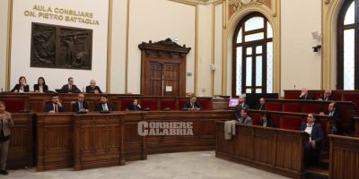 Alta tensione in Consiglio, si chiude l’era Falcomatà a Reggio Calabria