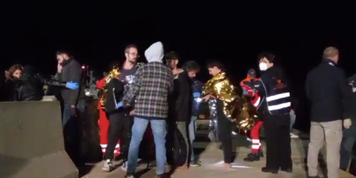 sbarco migranti crotone