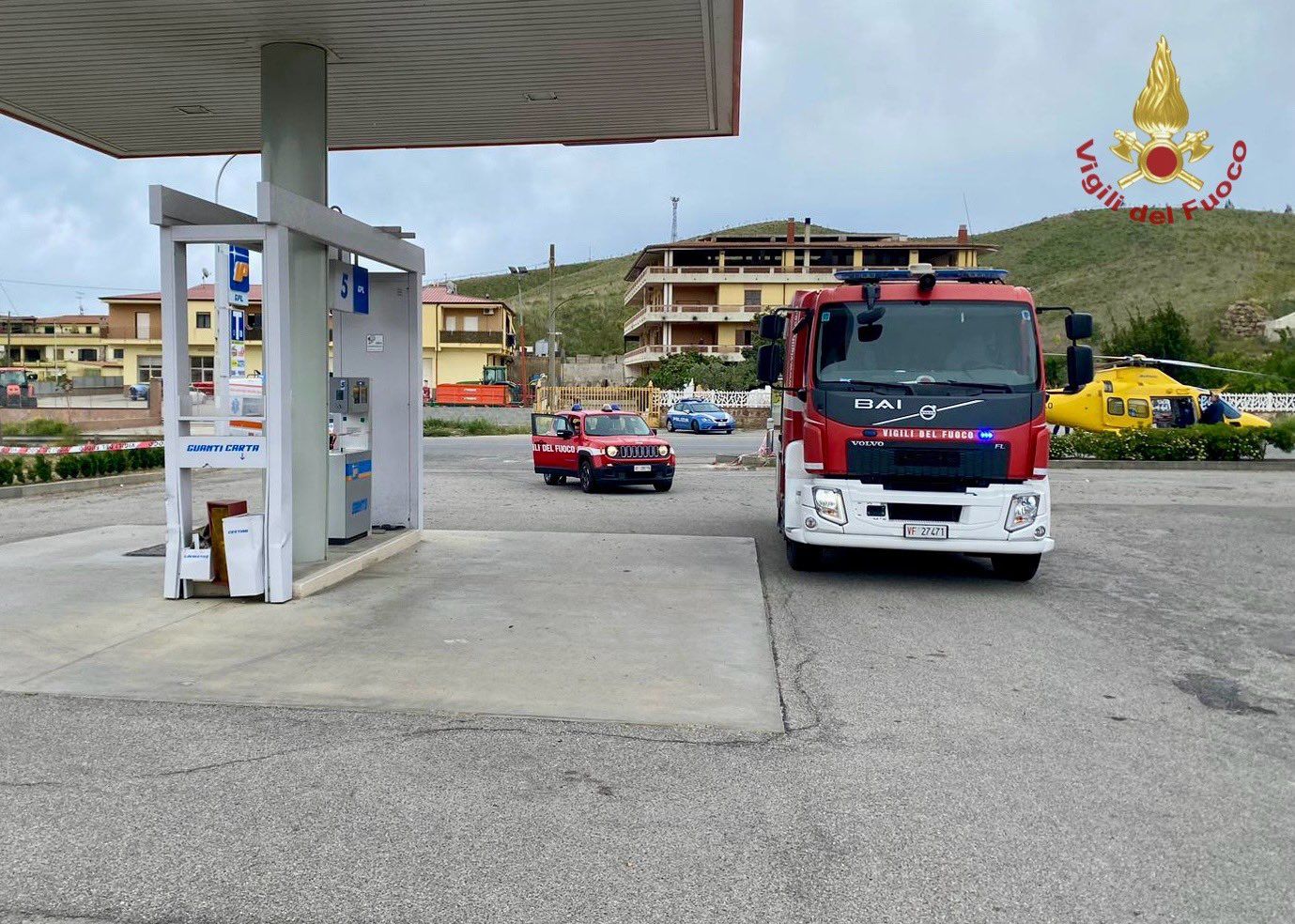 Esplosione in una stazione di servizio a Crotone, due feriti. Interviene l’elisoccorso