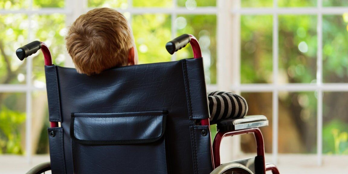 Cure negate a bambino tetraplegico. «Per la sanità calabrese mio figlio può morire»