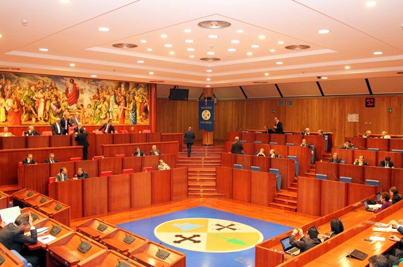 Le interrogazioni cancellate perché non interessano a nessuno