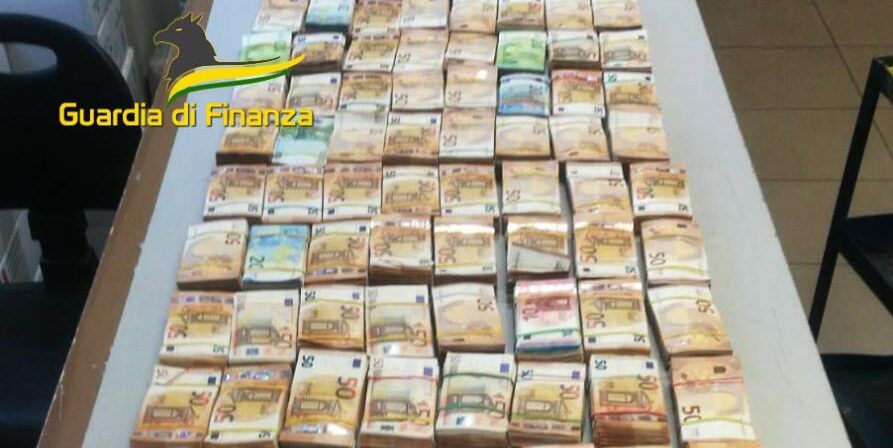 Droga e riciclaggio internazionale, l’accordo tra le cosche calabresi e siciliane e i cartelli sudamericani