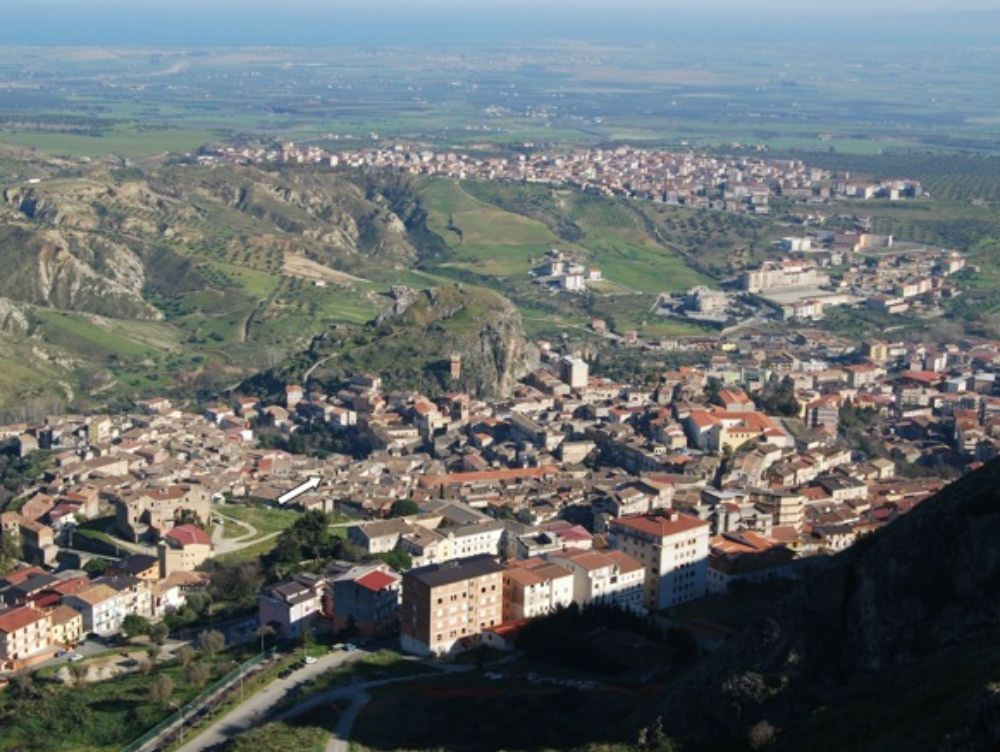 La Regione non paga e Cassano chiude la discarica per gli altri Comuni