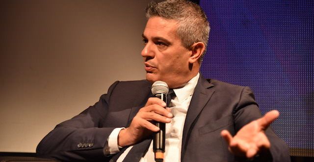 Mirabello: «Imbarazzante la presenza di Viscomi a evento degli avversari del Pd»