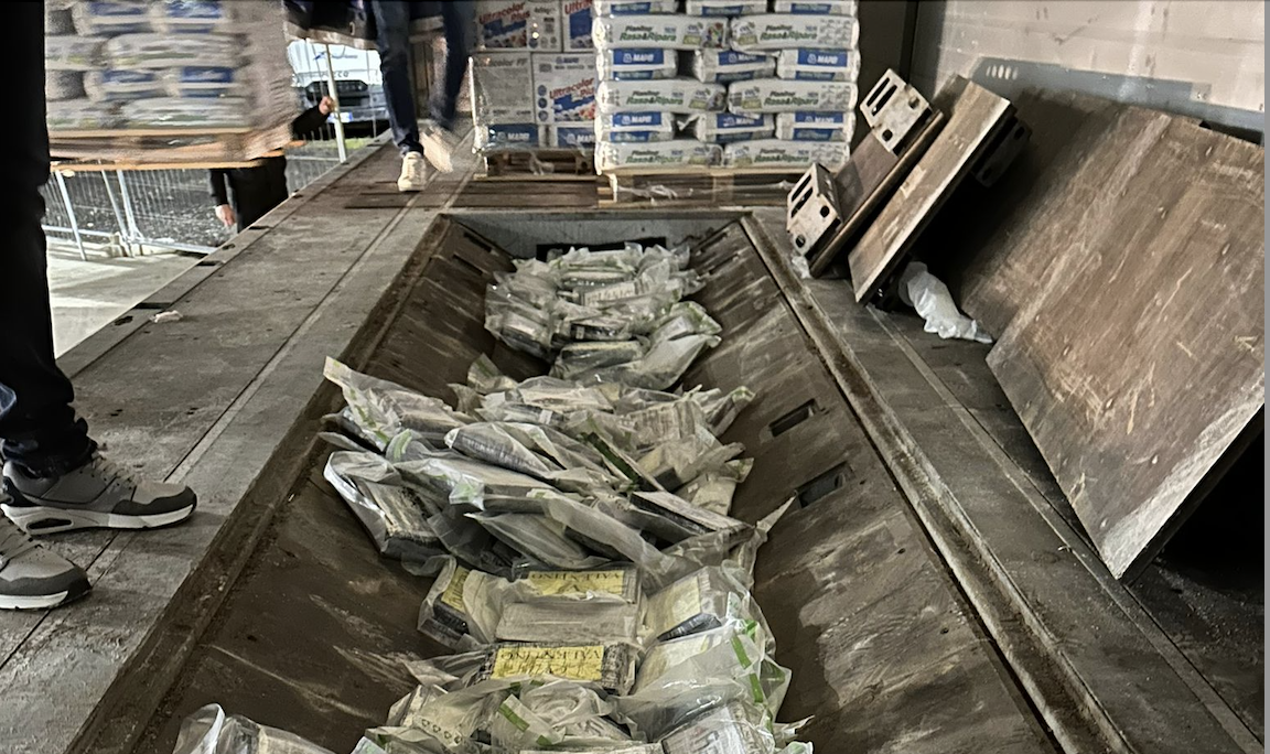 Trasportava 64 chili di cocaina, arrestato un 30enne