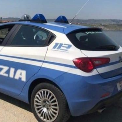 Crotone, sequestrati oltre 450 grammi di infiorescenze di marijuana in un cannabis shop. Sanzioni e denunce