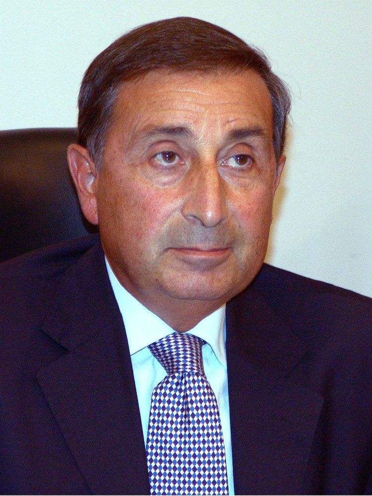 Rende, Idv chiede a Cavalcanti di restare