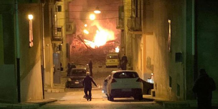 Esplode un tubo del metanodotto, almeno 12 dispersi nell’Agrigentino